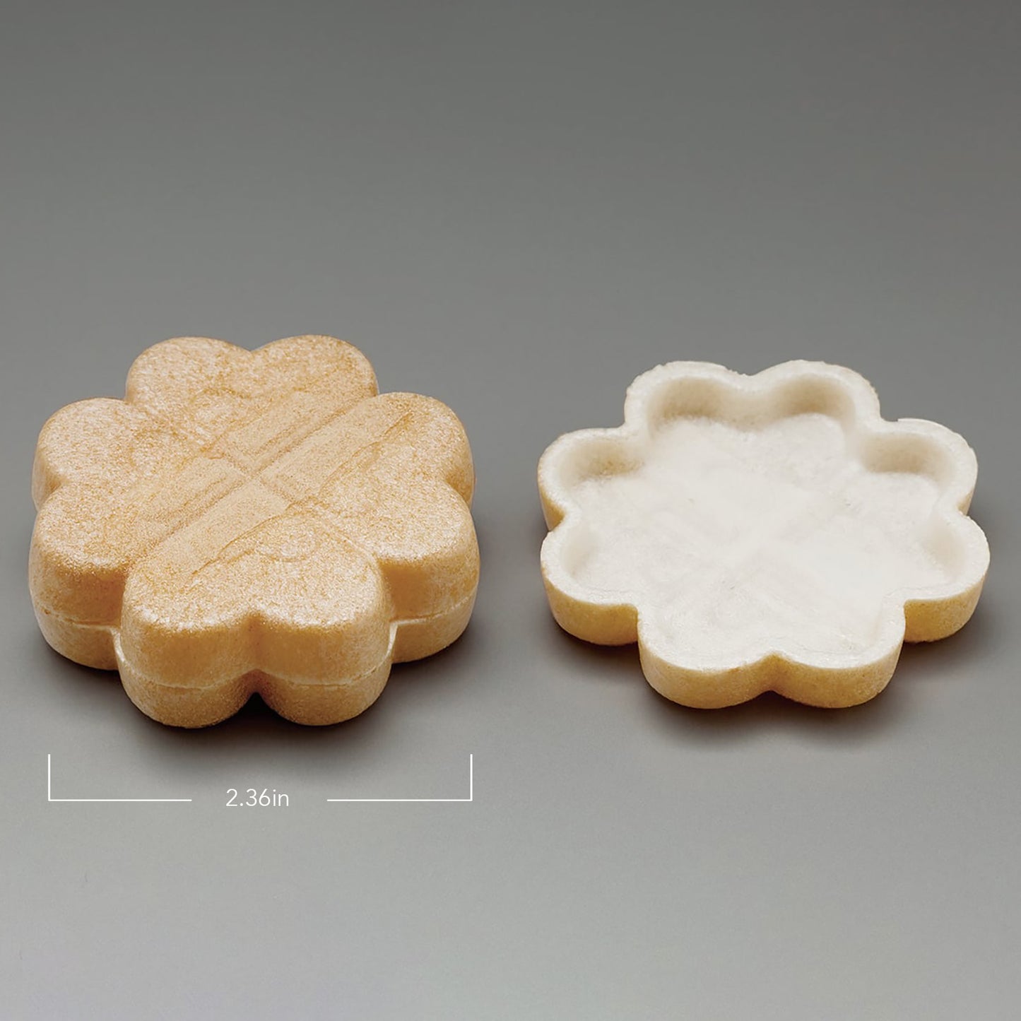 
                    
                      Monaka Japanese Wafer Shells Clover
                    
                  