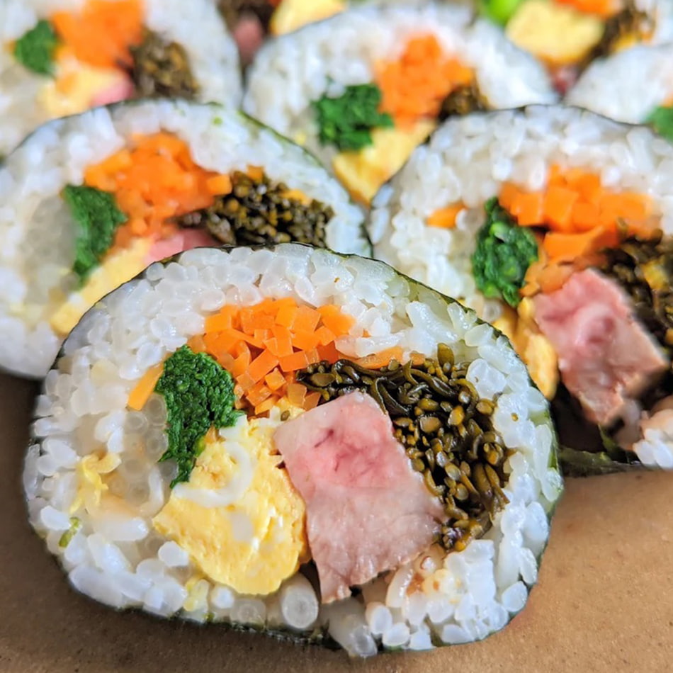 
                    
                      Young Hijiki（Dried Japanese Seaweed）with rolls
                    
                  