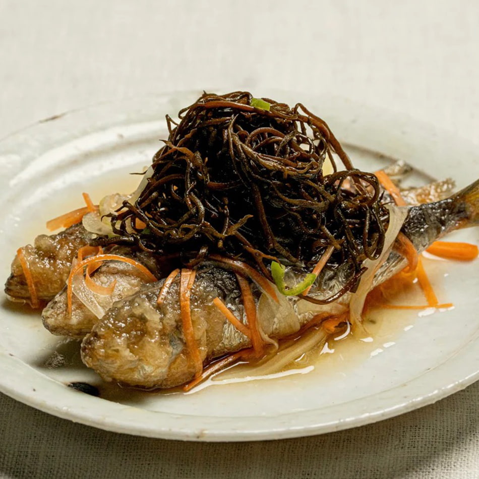 
                    
                      Young Hijiki（Dried Japanese Seaweed）over cooked fish dish
                    
                  