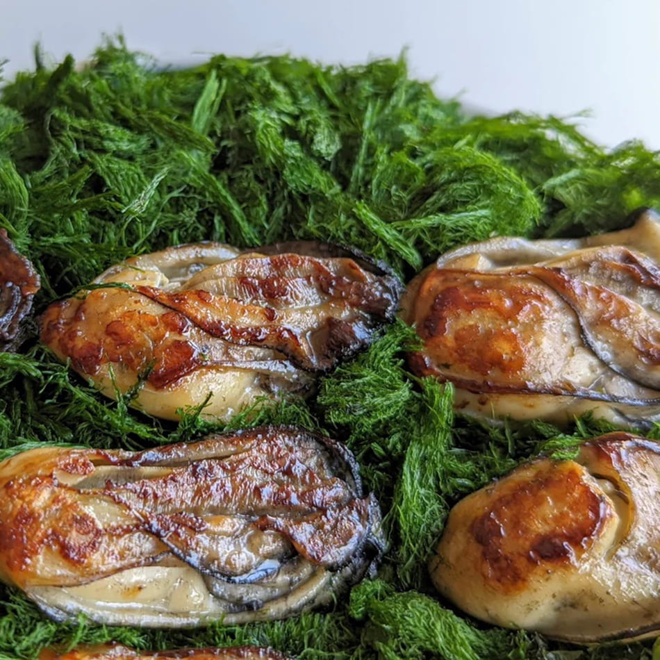 
                    
                      sujiaonori whole form dried green laver with oysters
                    
                  